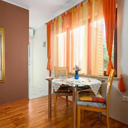 House Alma Apartmán *